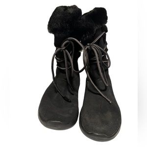 Skechers Sz 7.5 Black Suede Leather Winter Boots Faux Fur Lined Pull on GUC